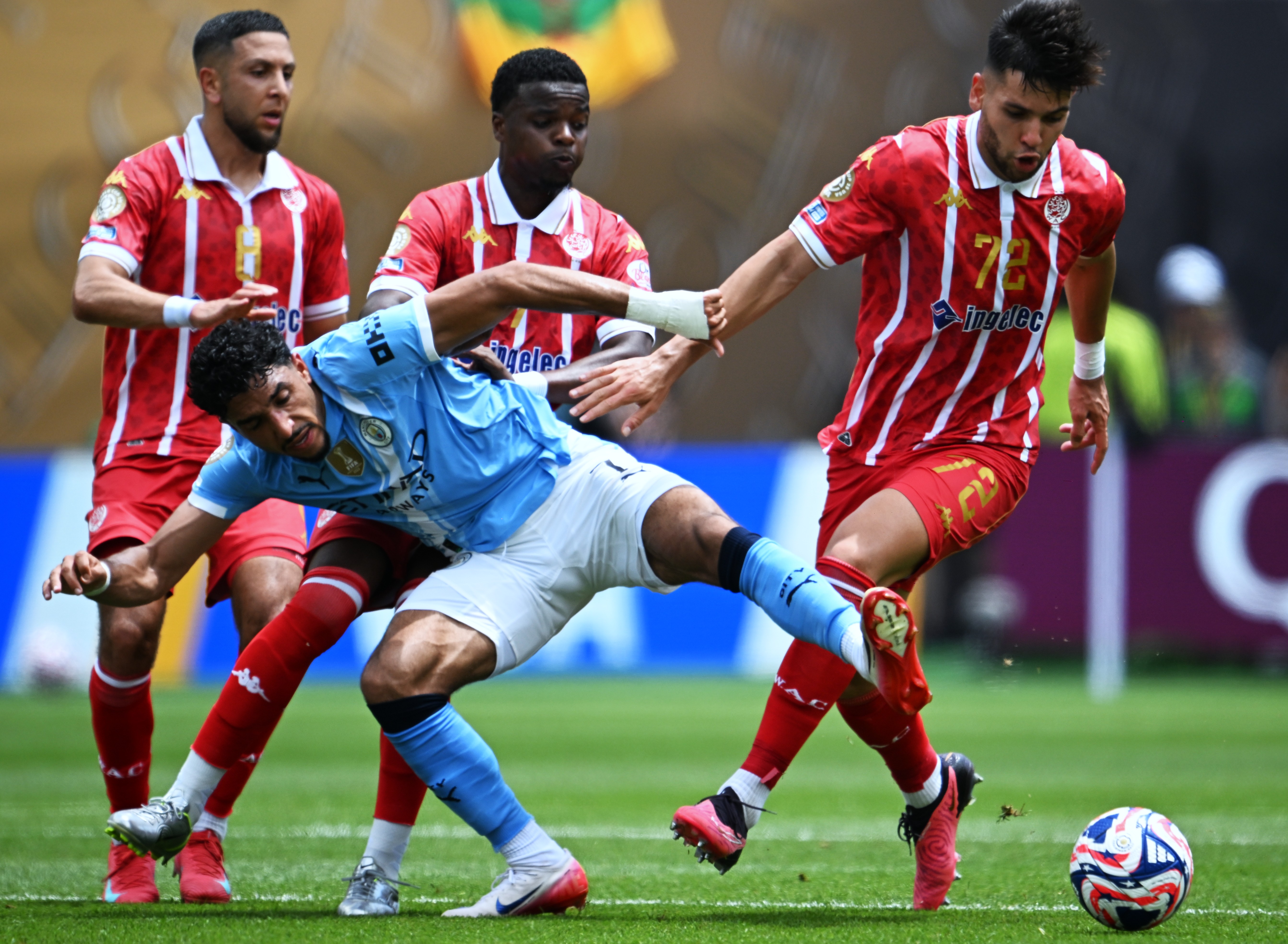 开云-包含曼城训练开放日，清晨远射贴柱引欢呼，足总杯在即，赛程密集仍需轮换的词条-开云